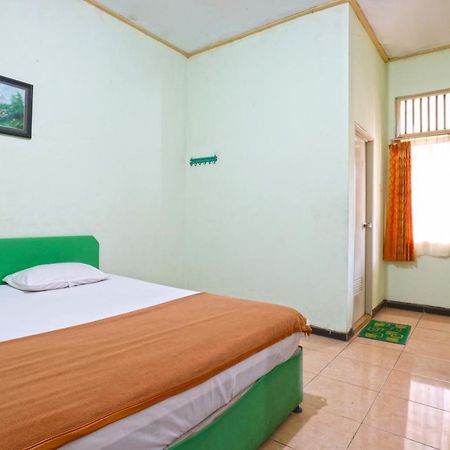 Hotel Camelia Malang Ngoại thất bức ảnh