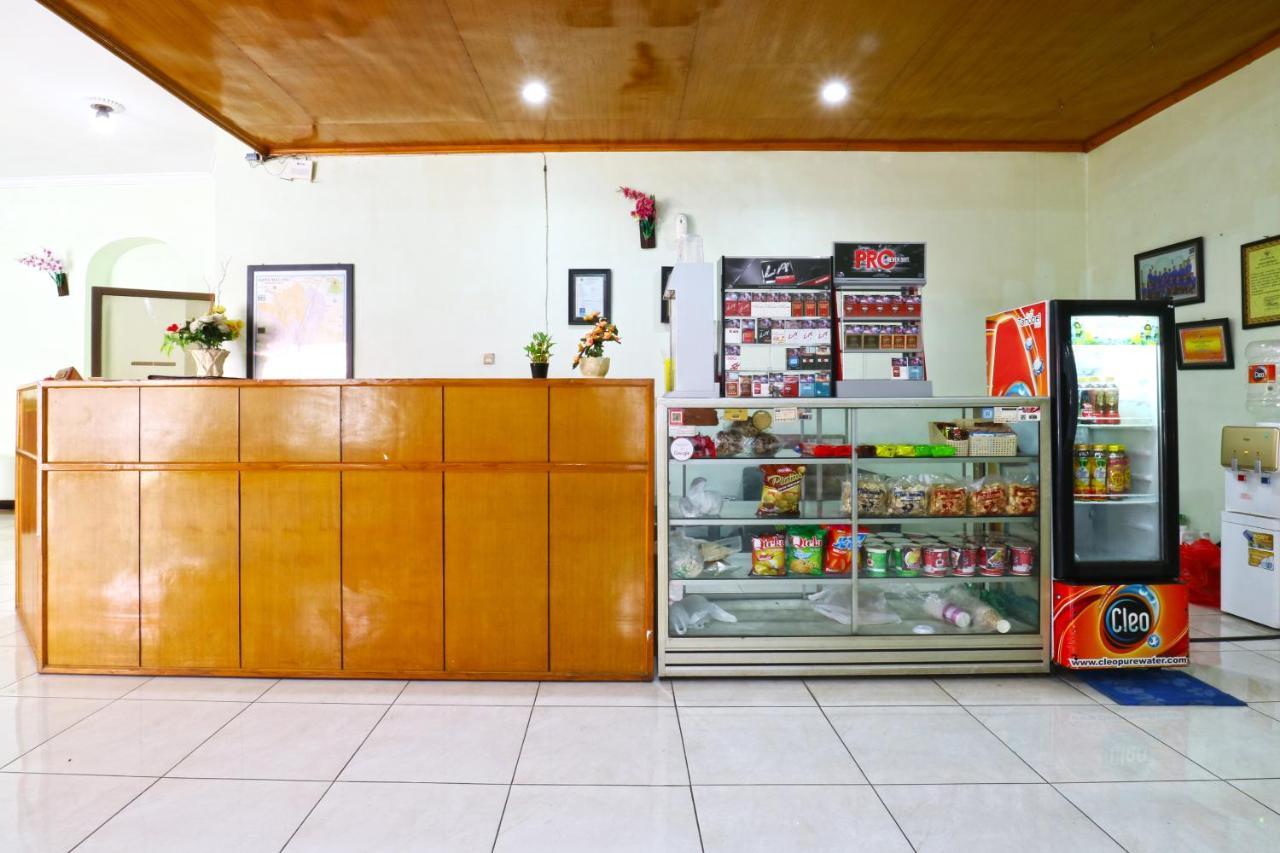 Hotel Camelia Malang Ngoại thất bức ảnh
