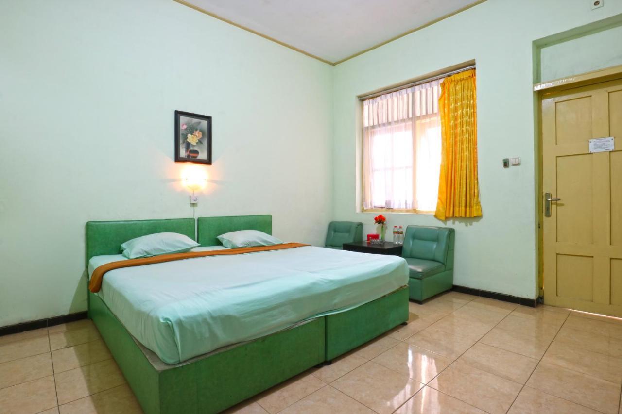 Hotel Camelia Malang Ngoại thất bức ảnh